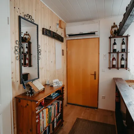Apartment Altes Haeusle Am Waschbach-weinstock Edenkoben