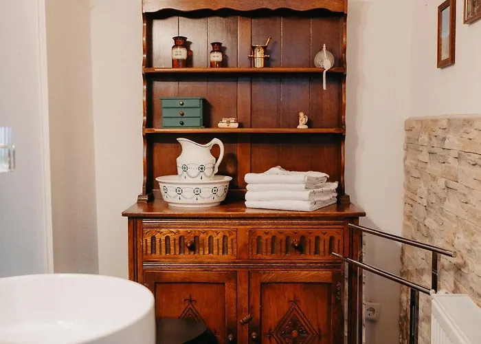 Altes Haeusle Am Waschbach-weinstock Edenkoben